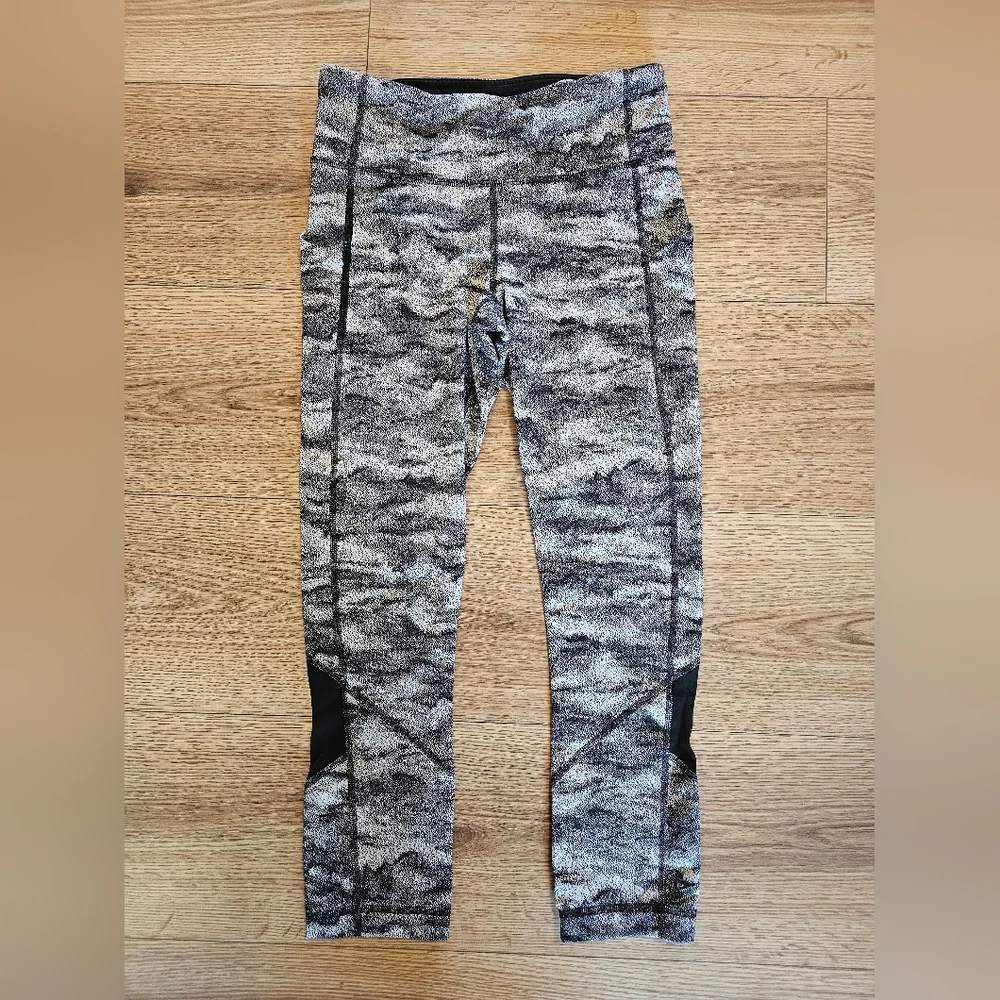 Lululemon Athletica Black and Gray Women's Leggings